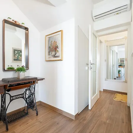 New Luxury J&m Apartment Kastela