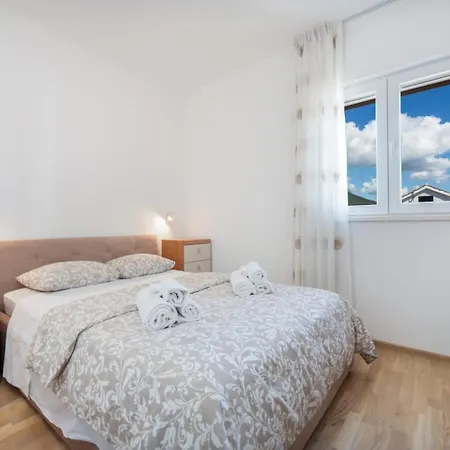 Apartment New Luxury J&m Kastela