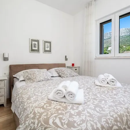 New Luxury J&m Apartmán *