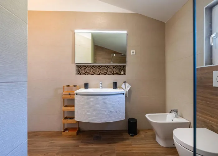 New Luxury J&m Apartmán *