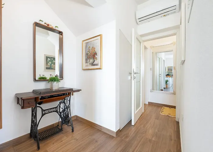 New Luxury J&m Apartmán Kaštela